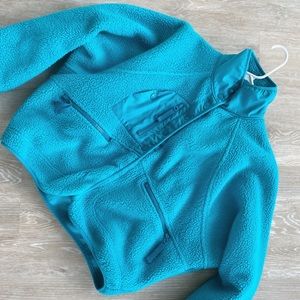 Free People Hit the Slopes In Surfs Up